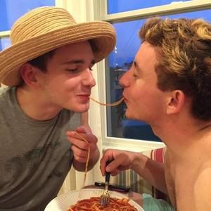 Meet your Posher, Samuel